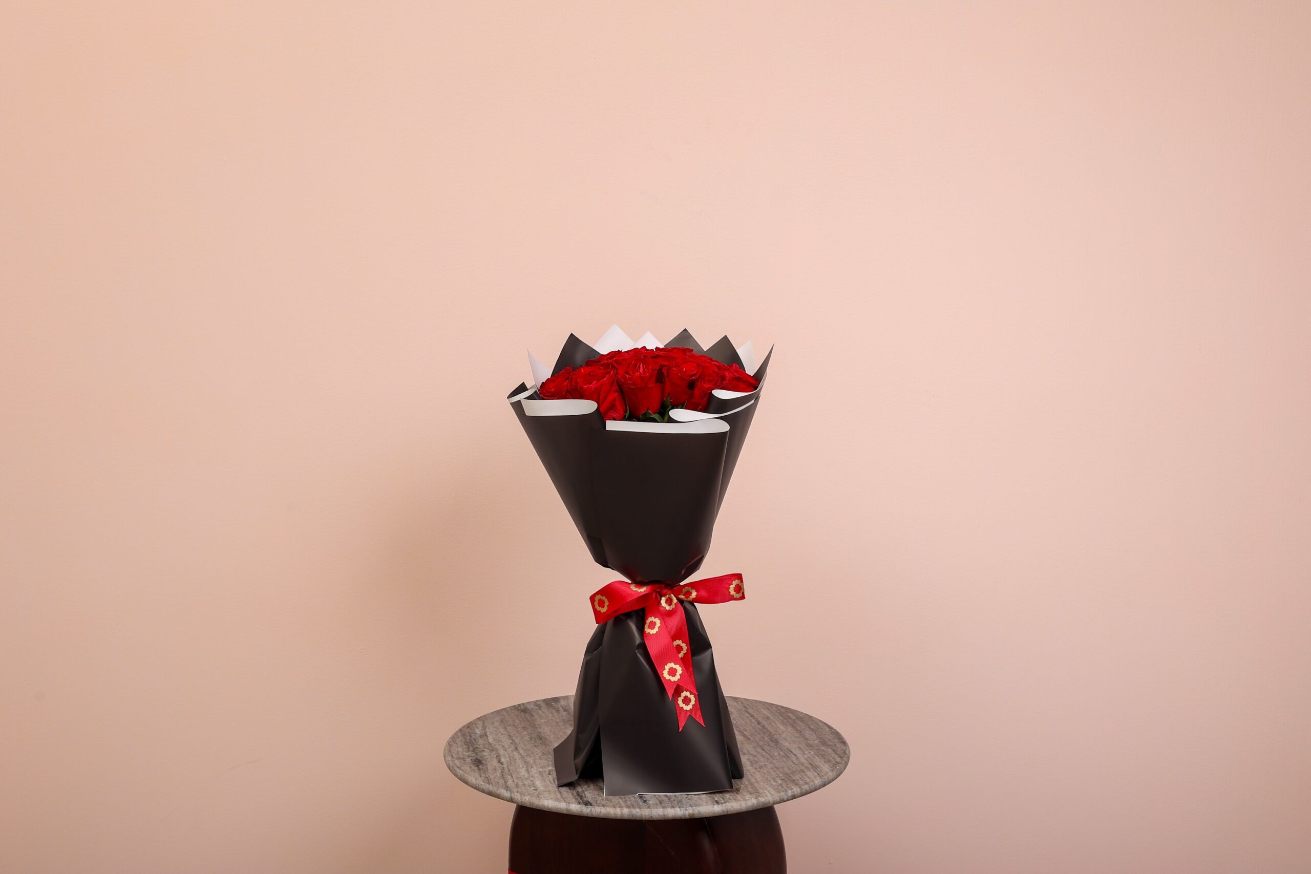 c38a6797 20 Red Roses – Signature Wrap - الصورة 1