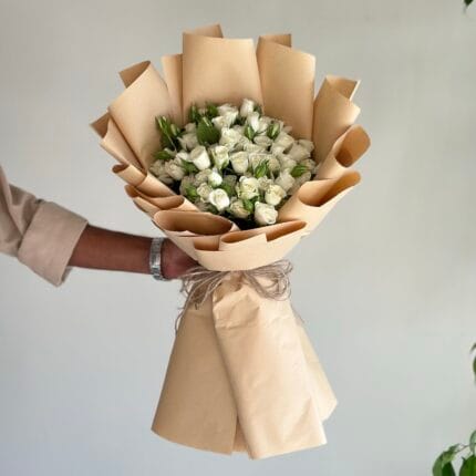 Special medium white baby roses bouquet