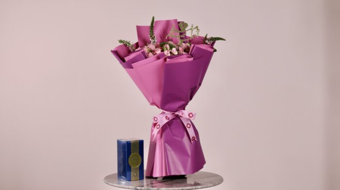 Pink baby rose bouquet with perfume - Image 1