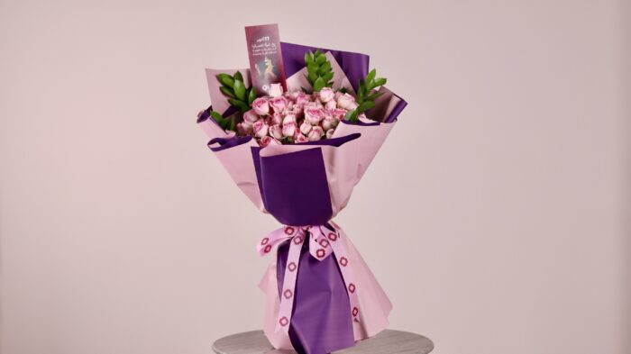 Light pink baby rose bouquet - Image 1
