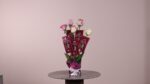 ⁦5 roses with women’s day cards⁩ - الصورة ⁦2⁩